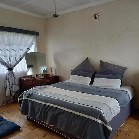 Oakfield Lounge Hotel Benoni Exterior foto